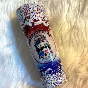 20oz skinny w/ rhinestone lid! Straw included!